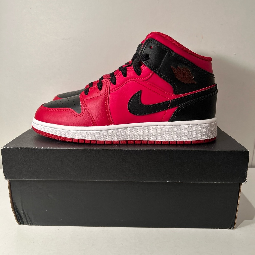 Jordan 1 Mid Alternate Bred